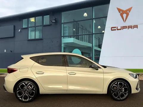 KT74VNJ CUPRA Leon 1.5 TSI 150 V1 5dr **RARE COLOUR** Thumbnail #4