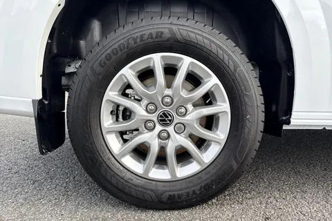 DE75KGJ Volkswagen Transporter 2.0 TDI 150 Commerce Pro Van Thumbnail #11