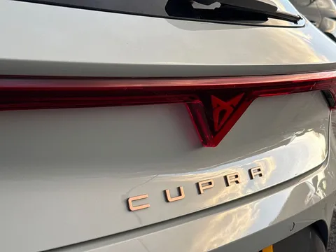 KT74VNJ CUPRA Leon 1.5 TSI 150 V1 5dr **RARE COLOUR** Thumbnail #26