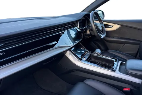 15 of 56 for Audi Q8 S line 55 TFSI quattro 340 PS tiptronic