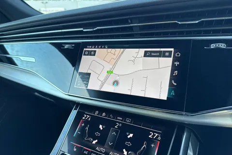 17 of 56 for Audi Q8 S line 55 TFSI quattro 340 PS tiptronic