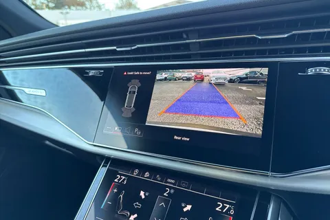 31 of 56 for Audi Q8 S line 55 TFSI quattro 340 PS tiptronic