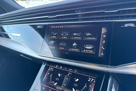 32 of 56 for Audi Q8 S line 55 TFSI quattro 340 PS tiptronic