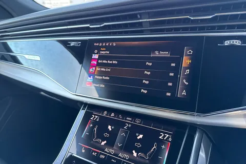 33 of 56 for Audi Q8 S line 55 TFSI quattro 340 PS tiptronic