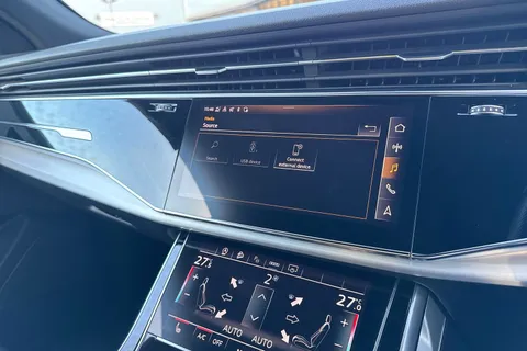 36 of 56 for Audi Q8 S line 55 TFSI quattro 340 PS tiptronic