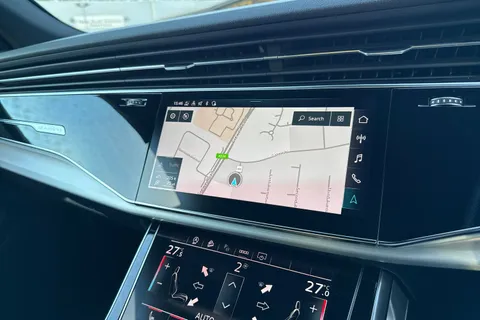 38 of 56 for Audi Q8 S line 55 TFSI quattro 340 PS tiptronic