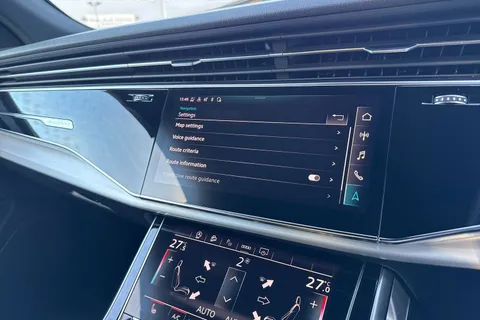 39 of 56 for Audi Q8 S line 55 TFSI quattro 340 PS tiptronic