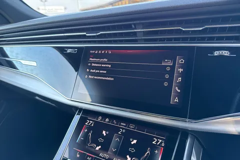 45 of 56 for Audi Q8 S line 55 TFSI quattro 340 PS tiptronic