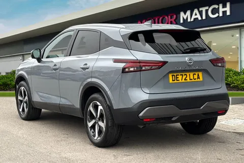 DE72LCA Nissan Qashqai 1.3 DIG-T MHEV N-Connecta XTRON Euro 6 (s/s) 5dr Thumbnail #3