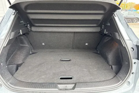 DE72LCA Nissan Qashqai 1.3 DIG-T MHEV N-Connecta XTRON Euro 6 (s/s) 5dr Thumbnail #8