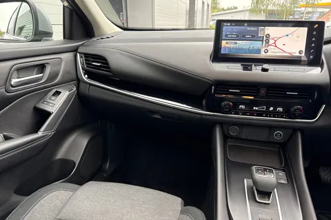 DE72LCA Nissan Qashqai 1.3 DIG-T MHEV N-Connecta XTRON Euro 6 (s/s) 5dr Thumbnail #21