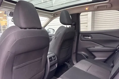 DE72LCA Nissan Qashqai 1.3 DIG-T MHEV N-Connecta XTRON Euro 6 (s/s) 5dr Thumbnail #37