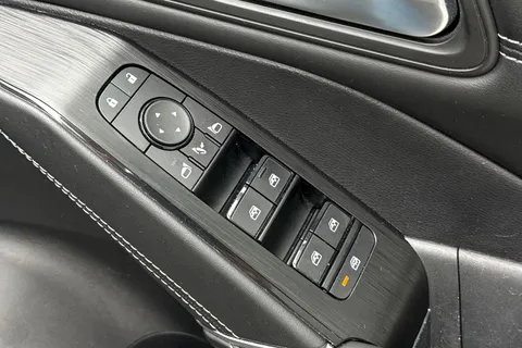 DE72LCA Nissan Qashqai 1.3 DIG-T MHEV N-Connecta XTRON Euro 6 (s/s) 5dr Thumbnail #43