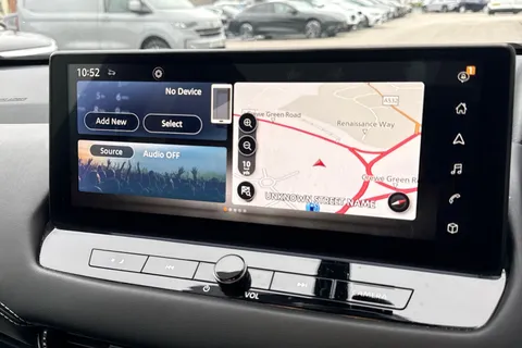 DE72LCA Nissan Qashqai 1.3 DIG-T MHEV N-Connecta XTRON Euro 6 (s/s) 5dr Thumbnail #48