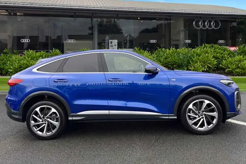  Audi Q5 2.0 TFSI S line Sportback S Tronic quattro Euro 6 (s/s) 5dr Thumbnail #4
