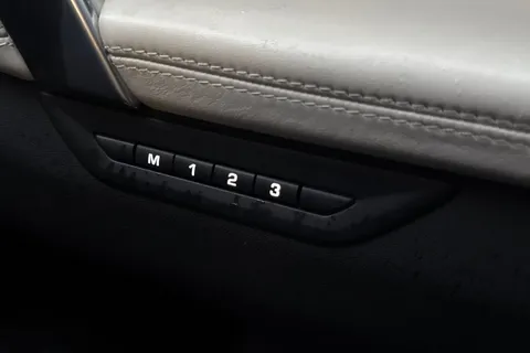 KO73YMK Land Rover Discovery Sport 1.5 P300e Dynamic HSE 5dr Thumbnail #27