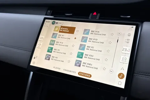 KO73YMK Land Rover Discovery Sport 1.5 P300e Dynamic HSE 5dr Thumbnail #38