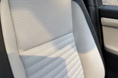 KO73YMK Land Rover Discovery Sport 1.5 P300e Dynamic HSE 5dr Thumbnail #50