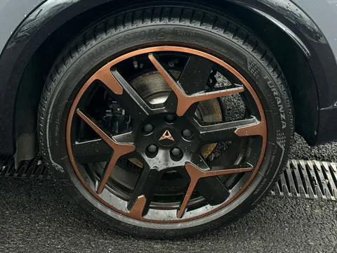 KR74NBG CUPRA Formentor 2.0 TSI 333 VZ3 5dr DSG 4Drive **Panoramic sunroof** Thumbnail #8