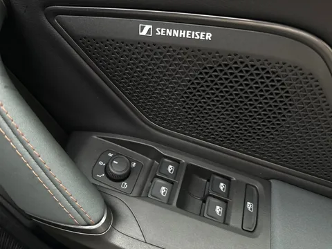 KR74NBG CUPRA Formentor 2.0 TSI 333 VZ3 5dr DSG 4Drive **Panoramic sunroof** Thumbnail #19