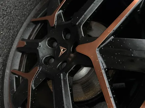 KR74NBG CUPRA Formentor 2.0 TSI 333 VZ3 5dr DSG 4Drive **Panoramic sunroof** Thumbnail #29