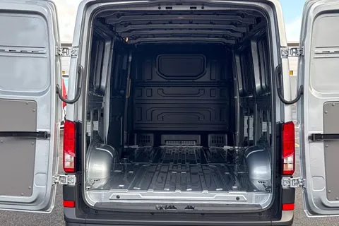 BK75JXD Volkswagen Crafter 2.0 TDI 163PS HDE Commerce (Business Pack) Low Roof Van Auto Thumbnail #7