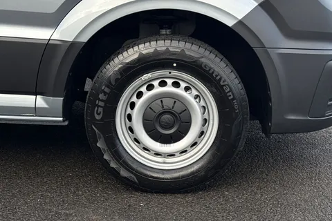 BK75JXD Volkswagen Crafter 2.0 TDI 163PS HDE Commerce (Business Pack) Low Roof Van Auto Thumbnail #10