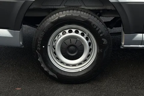 BK75JXD Volkswagen Crafter 2.0 TDI 163PS HDE Commerce (Business Pack) Low Roof Van Auto Thumbnail #11