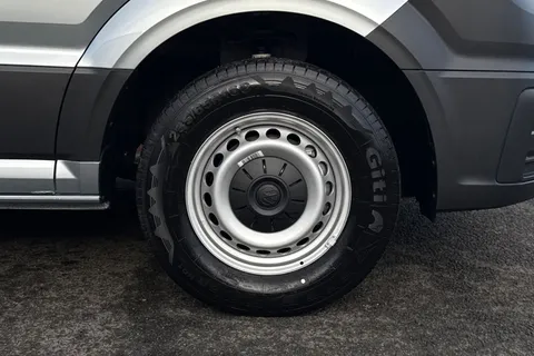 BK75JXD Volkswagen Crafter 2.0 TDI 163PS HDE Commerce (Business Pack) Low Roof Van Auto Thumbnail #12