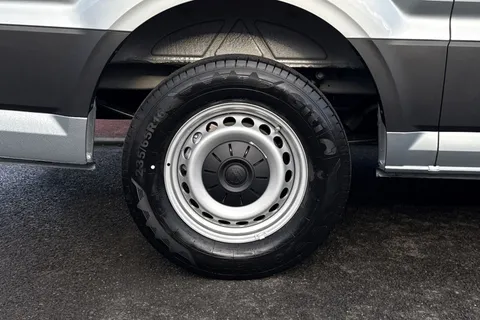 BK75JXD Volkswagen Crafter 2.0 TDI 163PS HDE Commerce (Business Pack) Low Roof Van Auto Thumbnail #13