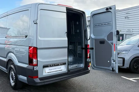 BK75JXD Volkswagen Crafter 2.0 TDI 163PS HDE Commerce (Business Pack) Low Roof Van Auto Thumbnail #38