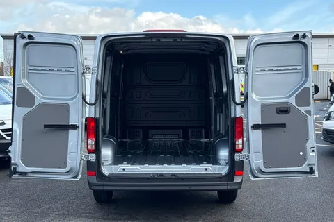 BK75JXD Volkswagen Crafter 2.0 TDI 163PS HDE Commerce (Business Pack) Low Roof Van Auto Thumbnail #40