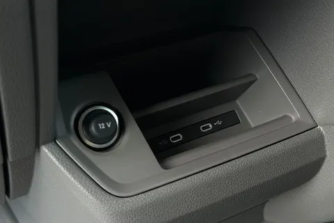 BK75JXD Volkswagen Crafter 2.0 TDI 163PS HDE Commerce (Business Pack) Low Roof Van Auto Thumbnail #54