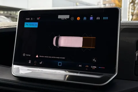 BK75JXD Volkswagen Crafter 2.0 TDI 163PS HDE Commerce (Business Pack) Low Roof Van Auto Thumbnail #58