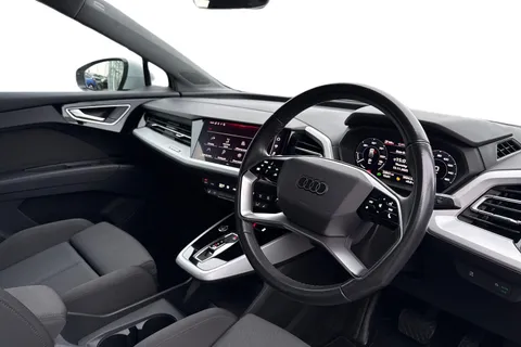 14 of 66 for Audi Q4 e-tron Q4 Sport 35 e-tron 125,00 kW