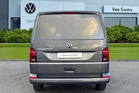 DG74EDU Volkswagen Transporter T28 Highline SWB 110 PS 2.0 TDI 5sp - LED's / Nav Thumbnail #5