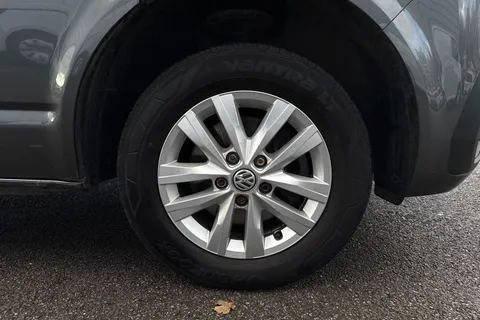 DG74EDU Volkswagen Transporter T28 Highline SWB 110 PS 2.0 TDI 5sp - LED's / Nav Thumbnail #10