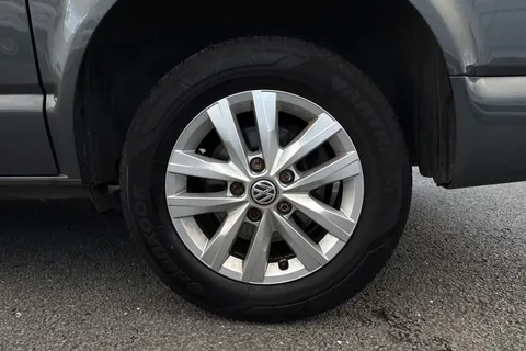 DG74EDU Volkswagen Transporter T28 Highline SWB 110 PS 2.0 TDI 5sp - LED's / Nav Thumbnail #12