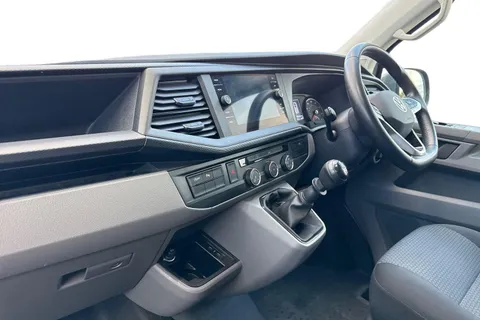 DG74EDU Volkswagen Transporter T28 Highline SWB 110 PS 2.0 TDI 5sp - LED's / Nav Thumbnail #15