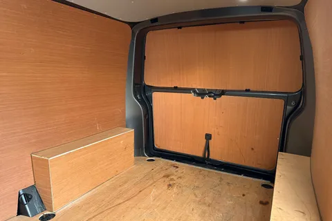 DG74EDU Volkswagen Transporter T28 Highline SWB 110 PS 2.0 TDI 5sp - LED's / Nav Thumbnail #19
