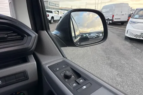 DG74EDU Volkswagen Transporter T28 Highline SWB 110 PS 2.0 TDI 5sp - LED's / Nav Thumbnail #21