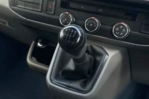 DG74EDU Volkswagen Transporter T28 Highline SWB 110 PS 2.0 TDI 5sp - LED's / Nav Thumbnail #23