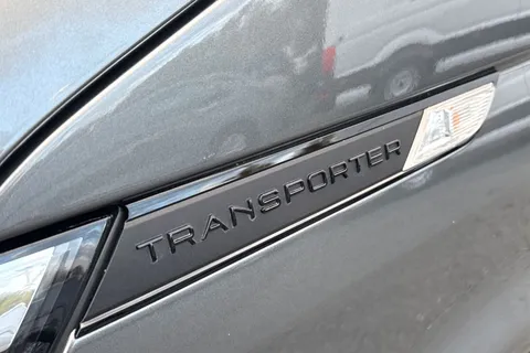 DG74EDU Volkswagen Transporter T28 Highline SWB 110 PS 2.0 TDI 5sp - LED's / Nav Thumbnail #28