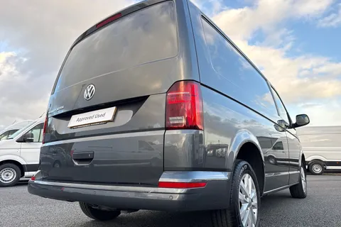 DG74EDU Volkswagen Transporter T28 Highline SWB 110 PS 2.0 TDI 5sp - LED's / Nav Thumbnail #31