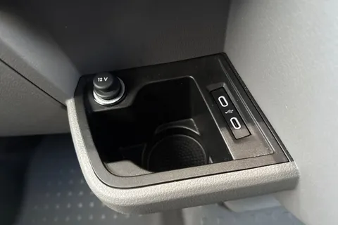 DG74EDU Volkswagen Transporter T28 Highline SWB 110 PS 2.0 TDI 5sp - LED's / Nav Thumbnail #36