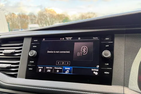 DG74EDU Volkswagen Transporter T28 Highline SWB 110 PS 2.0 TDI 5sp - LED's / Nav Thumbnail #49