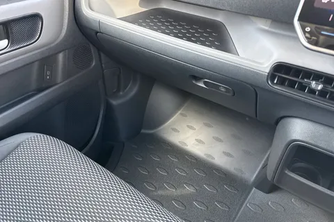 DF75PVV Volkswagen Id. Buzz Cargo Cargo Commerce Plus SWB 286 PS 79 kWh Electric 1 Speed Automatic Thumbnail #20