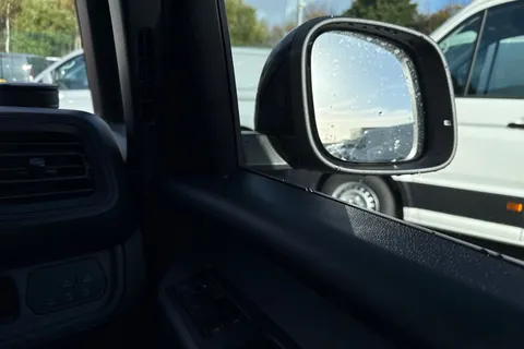 DF75PVV Volkswagen Id. Buzz Cargo Cargo Commerce Plus SWB 286 PS 79 kWh Electric 1 Speed Automatic Thumbnail #21