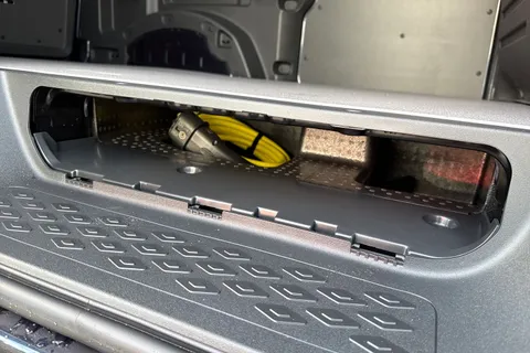 DF75PVV Volkswagen Id. Buzz Cargo Cargo Commerce Plus SWB 286 PS 79 kWh Electric 1 Speed Automatic Thumbnail #34