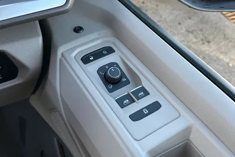 DF75PDV Volkswagen California Ocean T7 SWB 150 PS DSG - Power Doors/Tow Pack Thumbnail #47